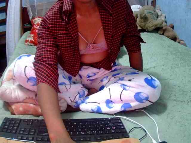 LoveSexx23 webcam