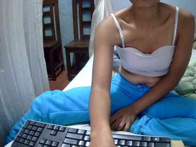 LoveSexx23 webcam