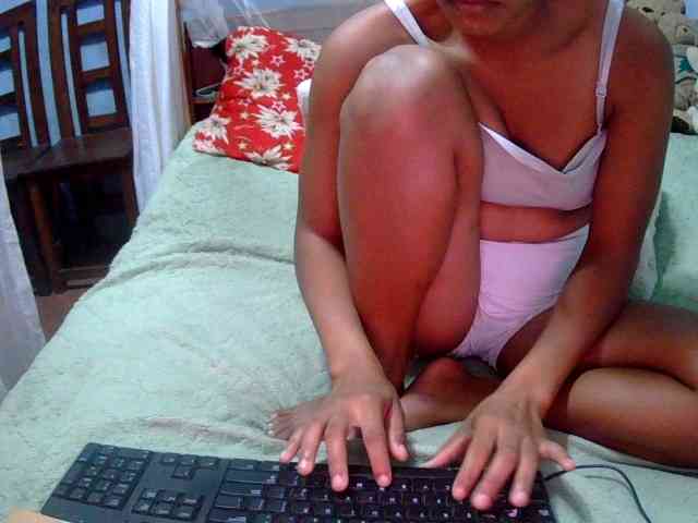 LoveSexx23 webcam