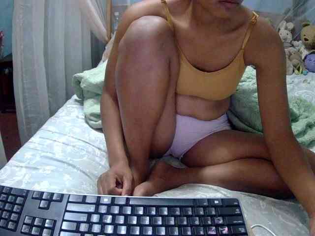 LoveSexx23 webcam