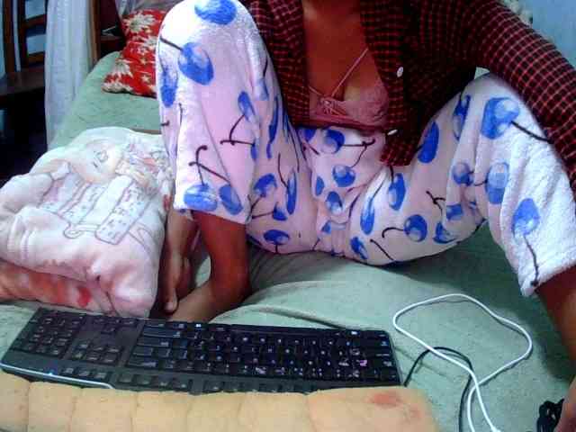 LoveSexx23 webcam