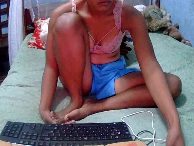 LoveSexx23 webcam