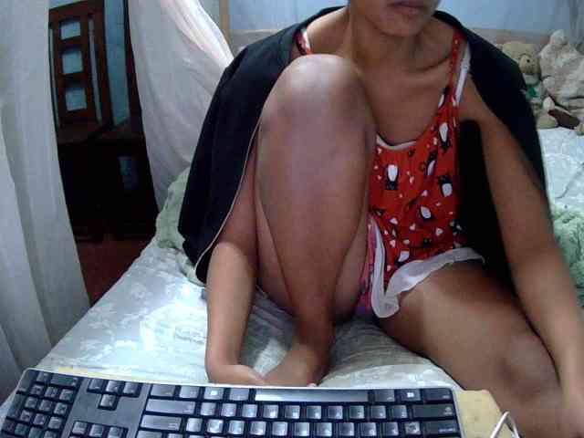 LoveSexx23 webcam