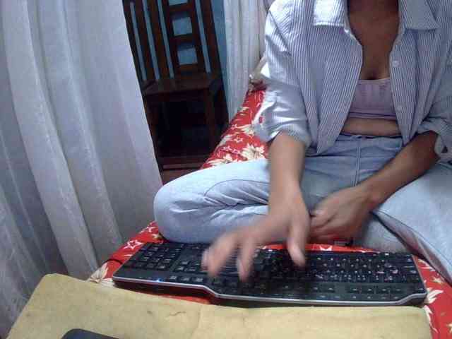LoveSexx23 webcam