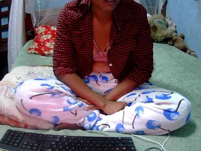 LoveSexx23 webcam