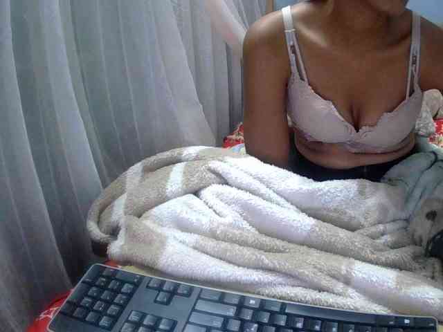 LoveSexx23 webcam
