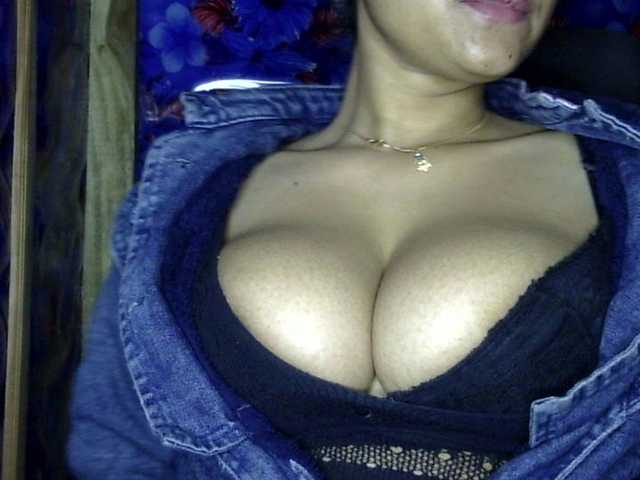 lima11's BongaCams show and profile