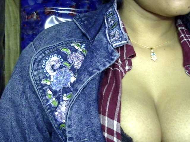 lima11's BongaCams show and profile