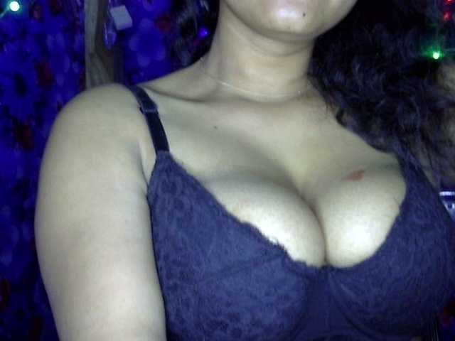 lima11's BongaCams show and profile