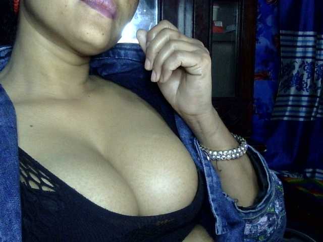 lima11's BongaCams show and profile