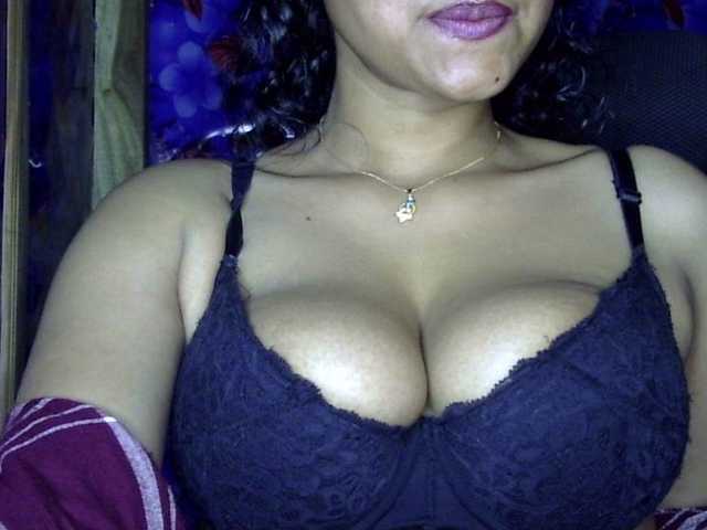 lima11's BongaCams show and profile