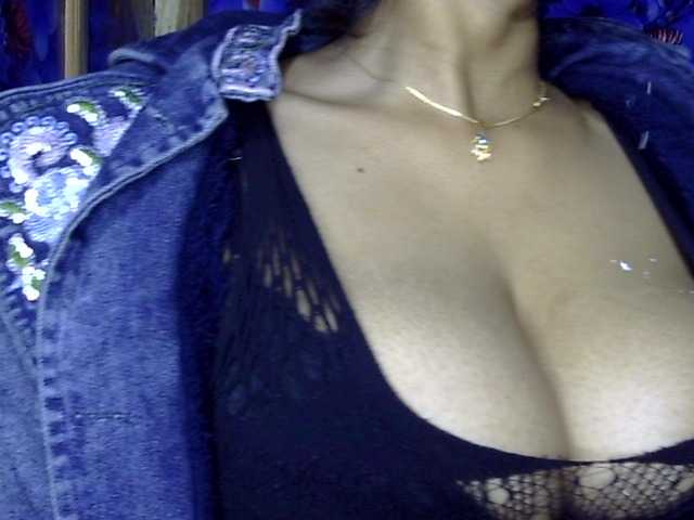 lima11's BongaCams show and profile