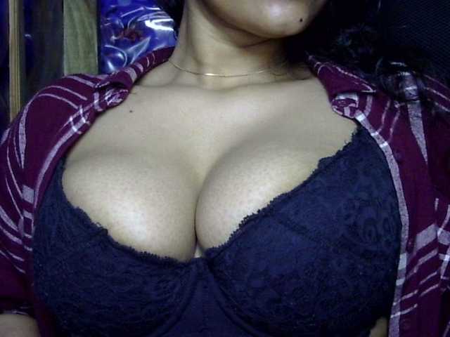 lima11's BongaCams show and profile