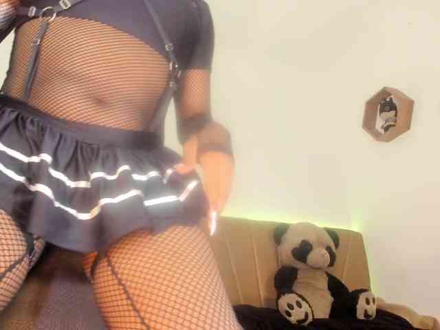 pantherB1ackofic... Live Webcam on BongaCams