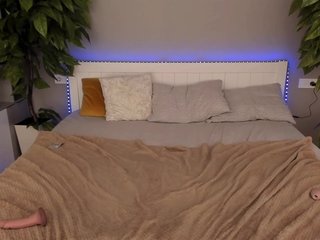NikkiGold Porn Show
