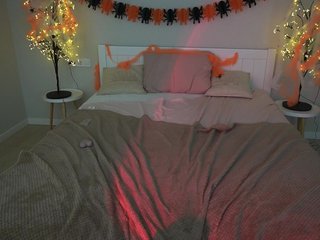 NikkiGold Porn Show