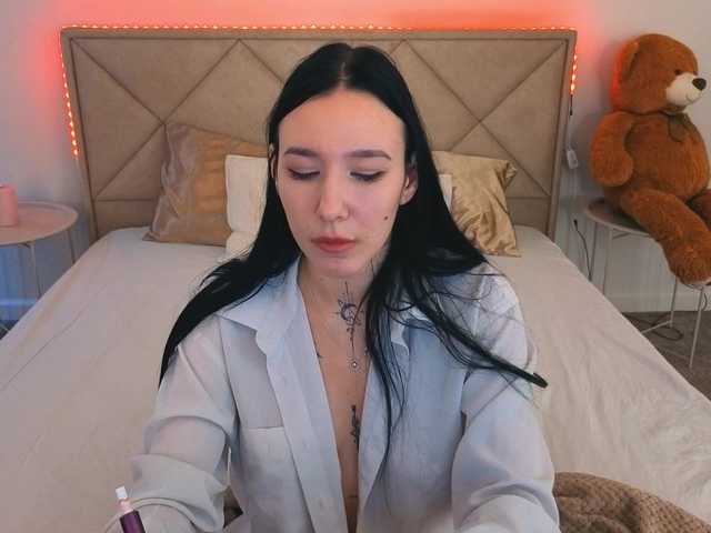 NikkiGold's BongaCams show and profile