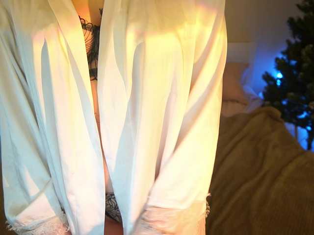 NikkiGold's BongaCams show and profile