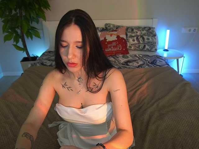 NikkiGold's BongaCams show and profile