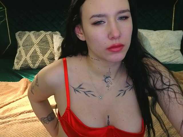 NikkiGold's BongaCams show and profile