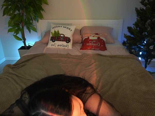 NikkiGold's BongaCams show and profile