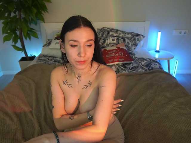 NikkiGold's BongaCams show and profile