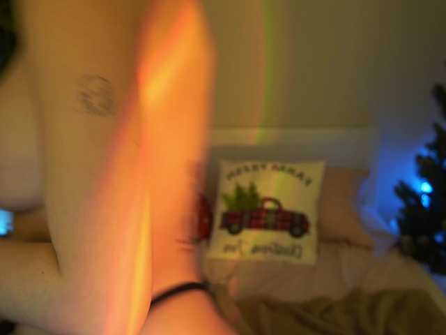 NikkiGold's BongaCams show and profile