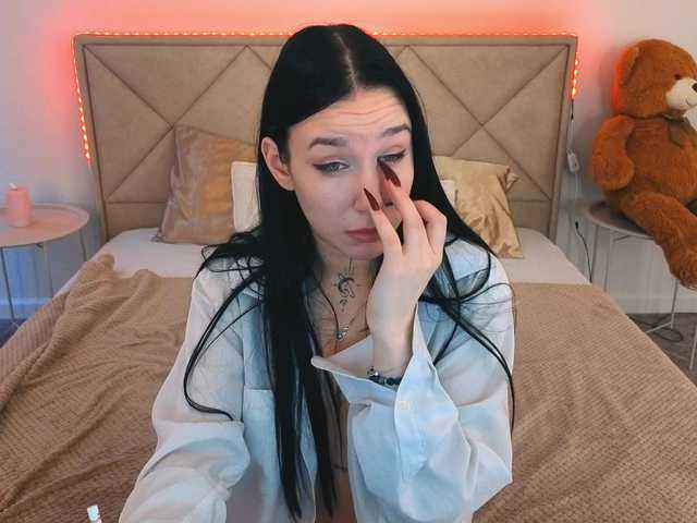 NikkiGold's BongaCams show and profile