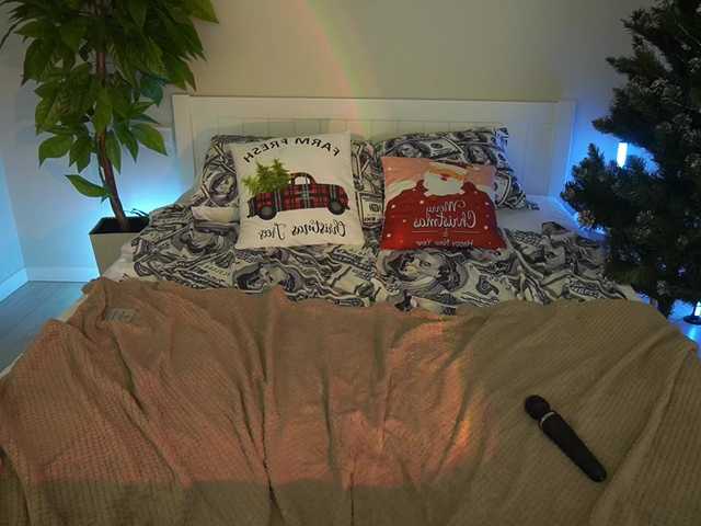 NikkiGold's BongaCams show and profile