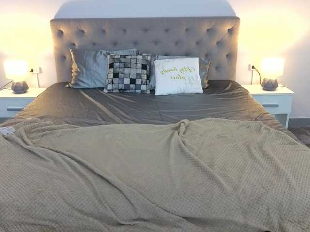 NikkiGold's BongaCams show and profile