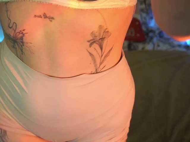 NikkiGold's BongaCams show and profile