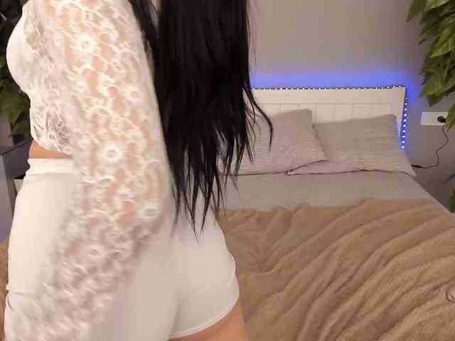 NikkiGold webcam