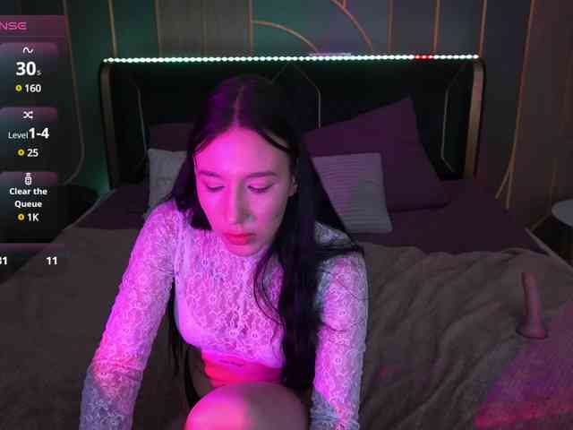 NikkiGold webcam