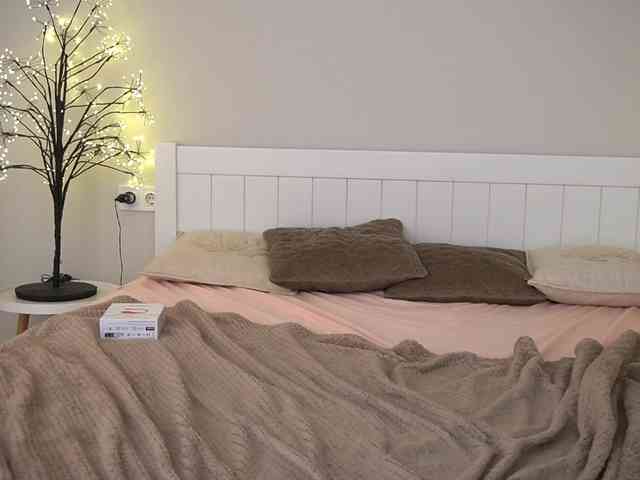 NikkiGold webcam