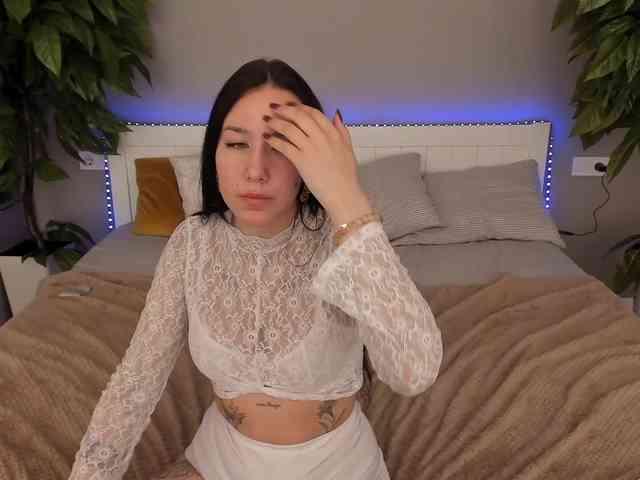 NikkiGold webcam