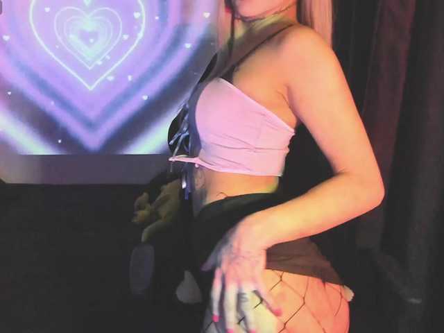 AshMila's BongaCams show and profile