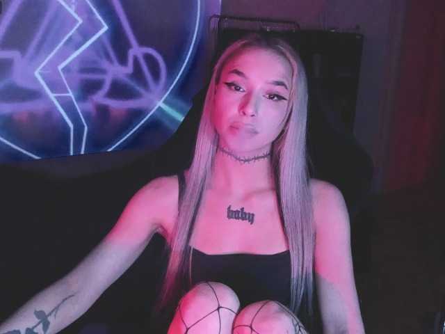 AshMila's BongaCams show and profile