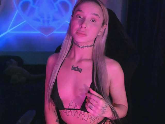 AshMila's BongaCams show and profile