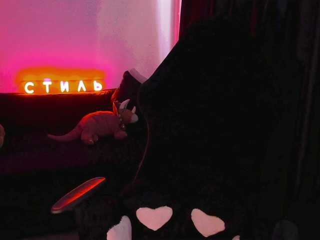 AshMila's BongaCams show and profile