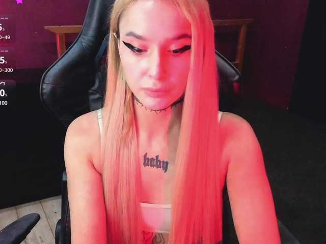 AshMila from BongaCams