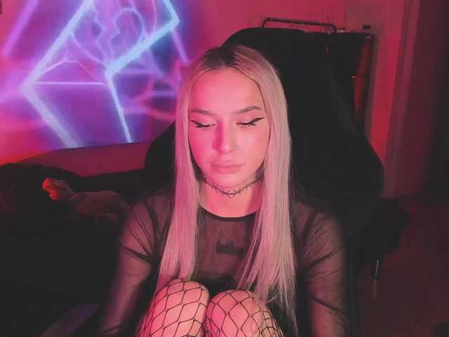 AshMila's BongaCams show and profile