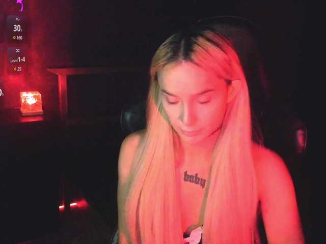  AshMila chat room