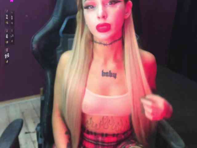 AshMila webcam