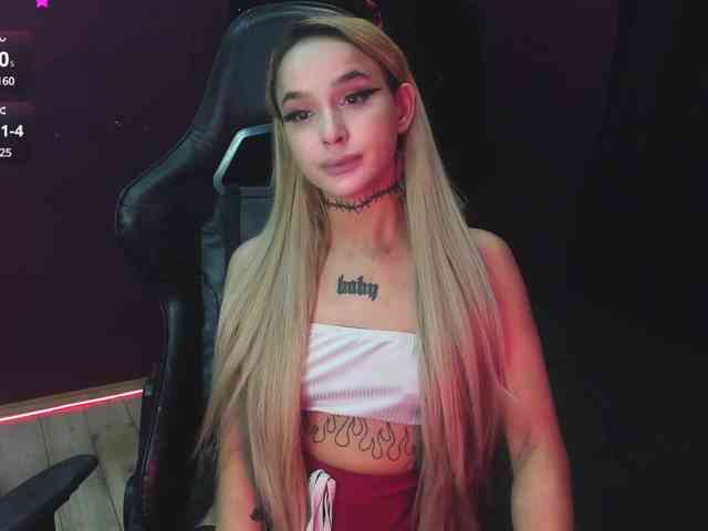 AshMila webcam