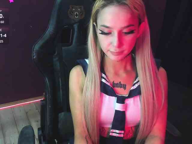 AshMila webcam