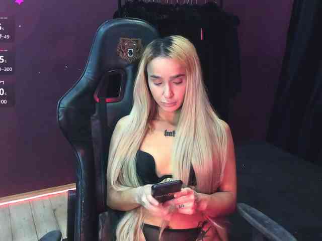 AshMila webcam