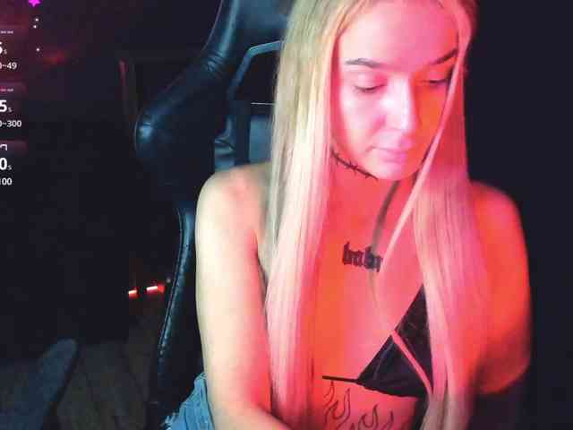 AshMila webcam