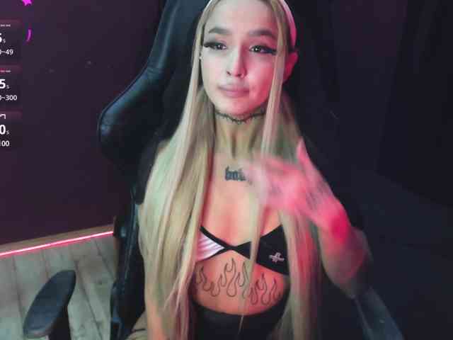AshMila webcam