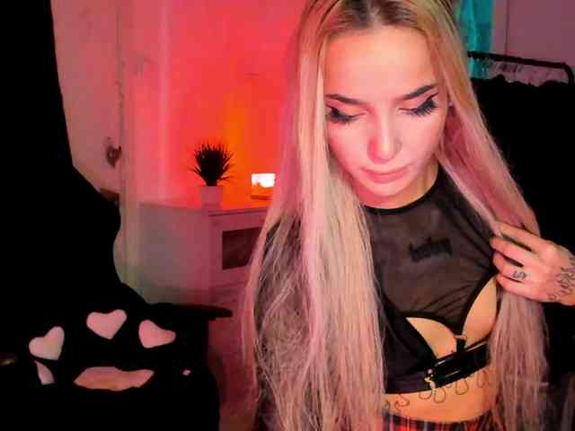 AshMila webcam