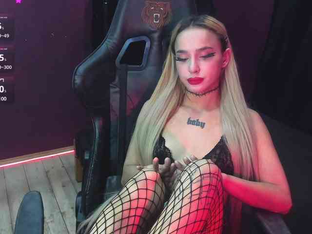 AshMila webcam